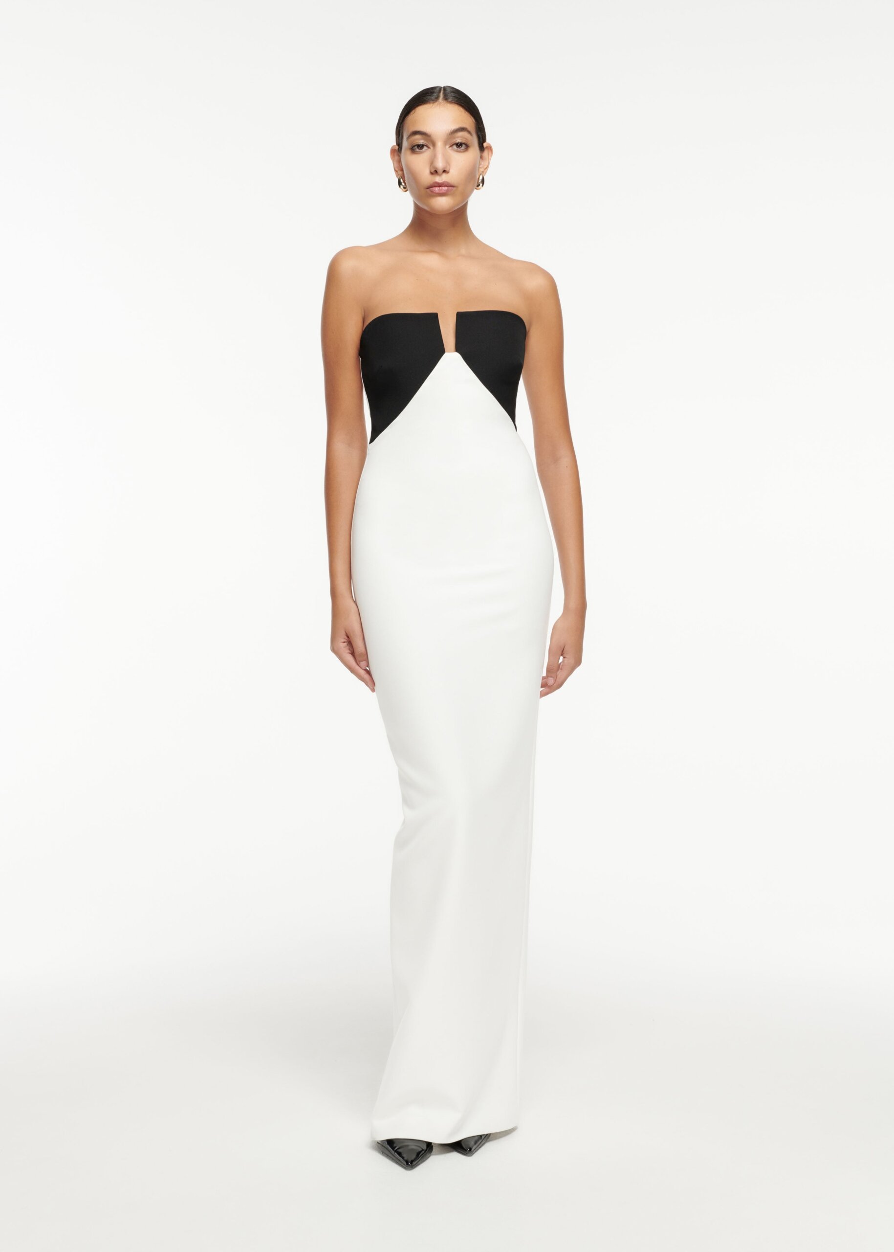 STRAPLESS CREPE GOWN