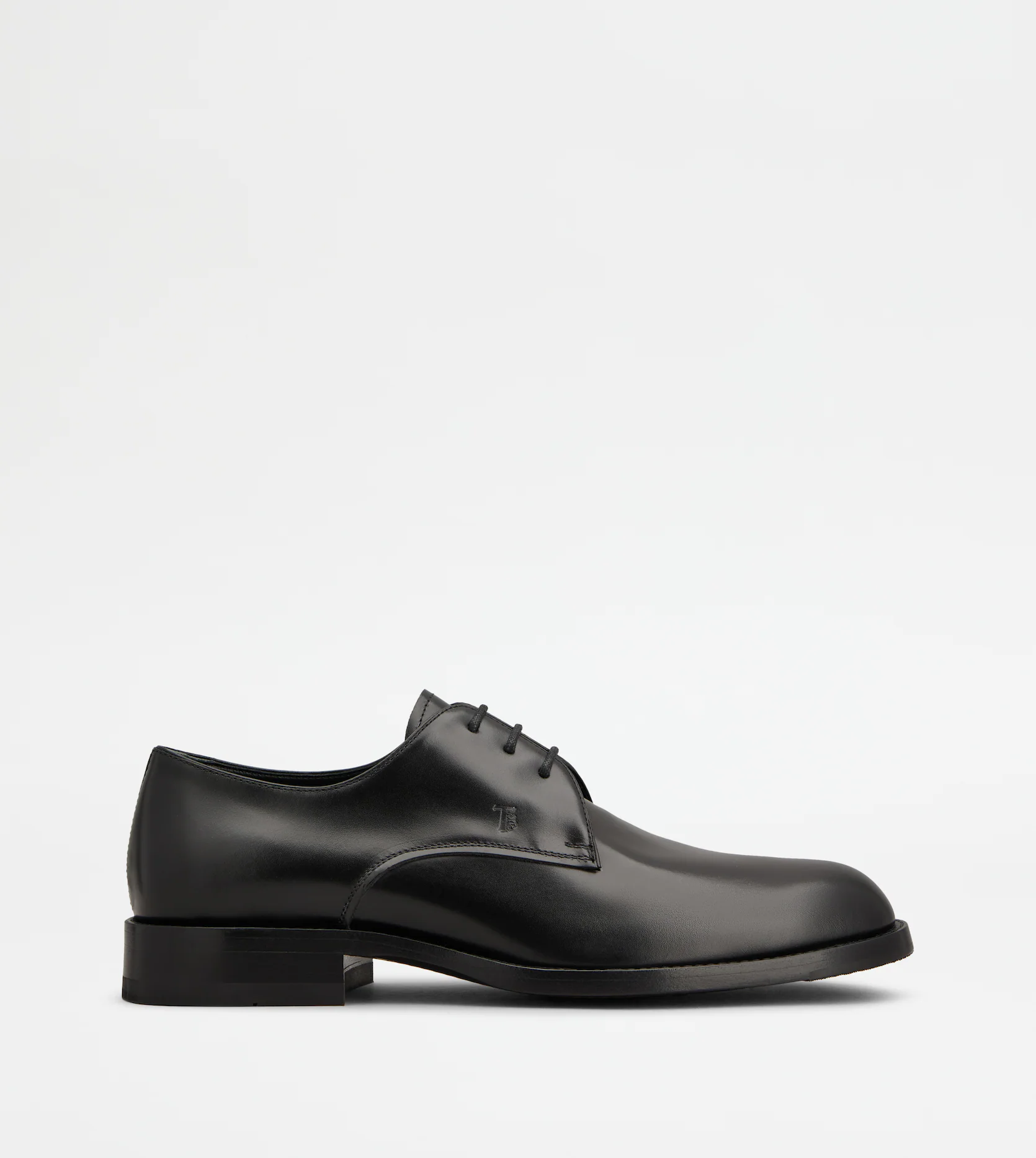 LACE UPS IN LEATHER